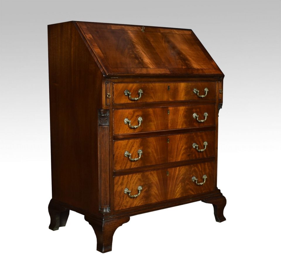 Early 20th Century mahogany bureau