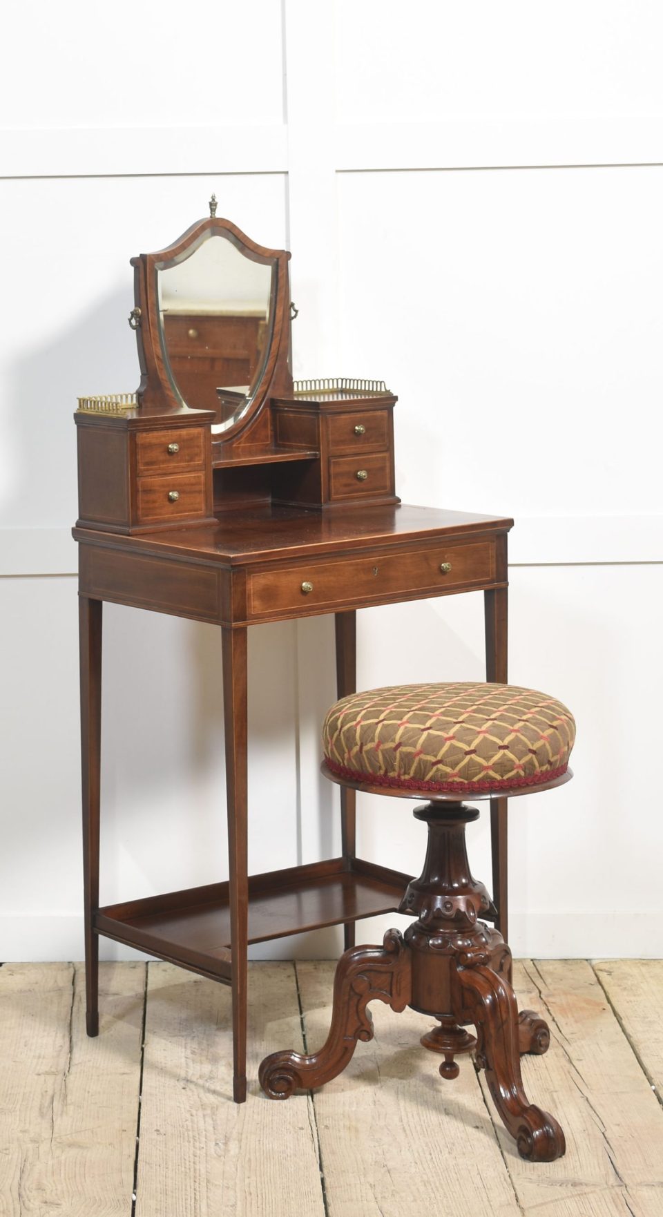 Mahogany dressing table