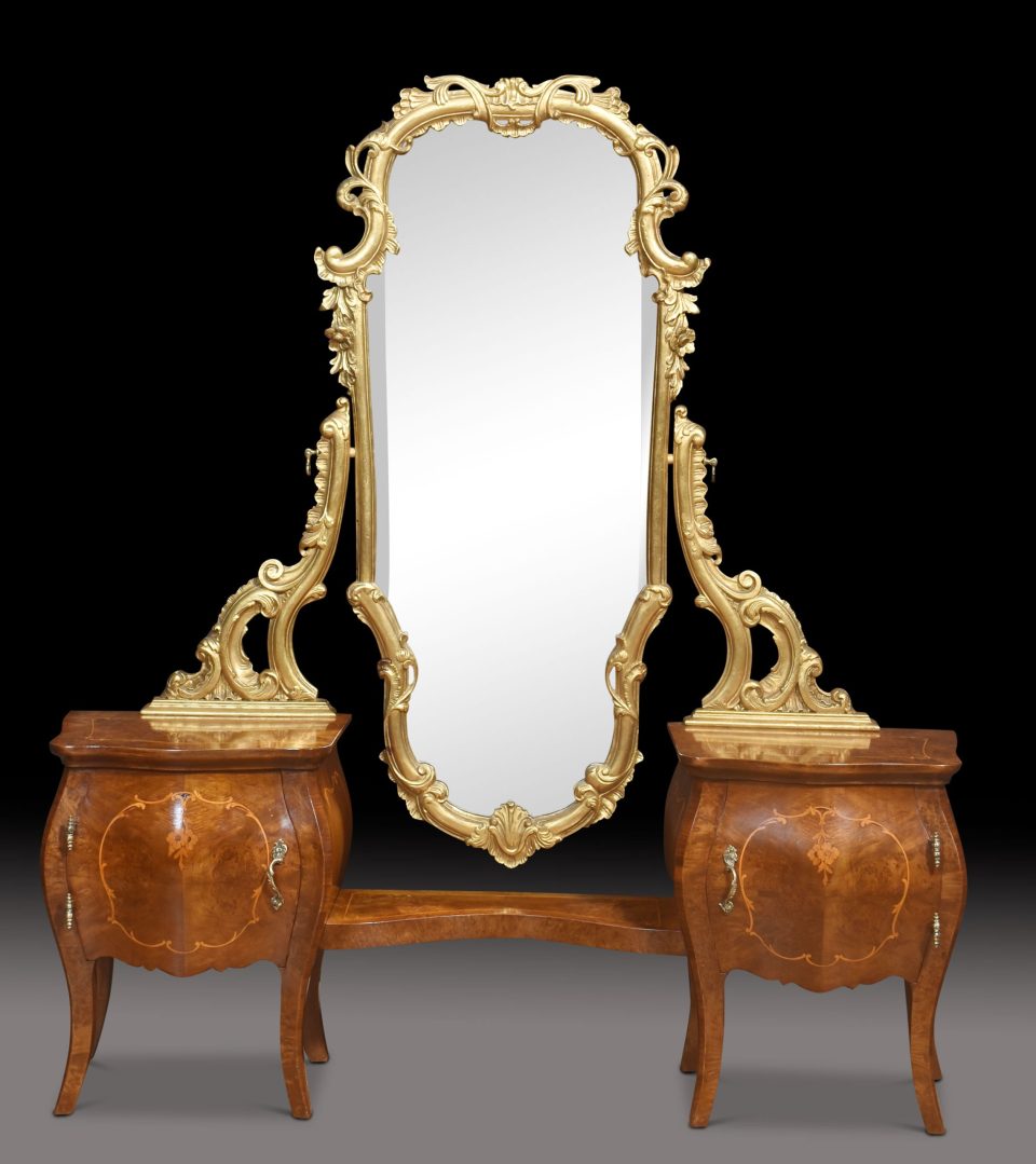 Italian giltwood and figured walnut dressing mirror
