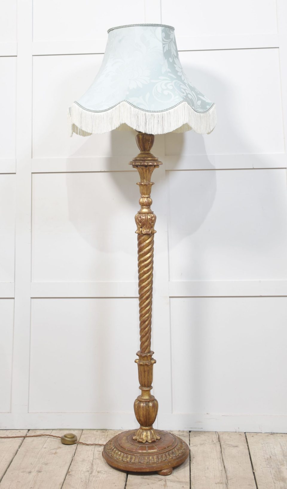 Carved giltwood standard lamp