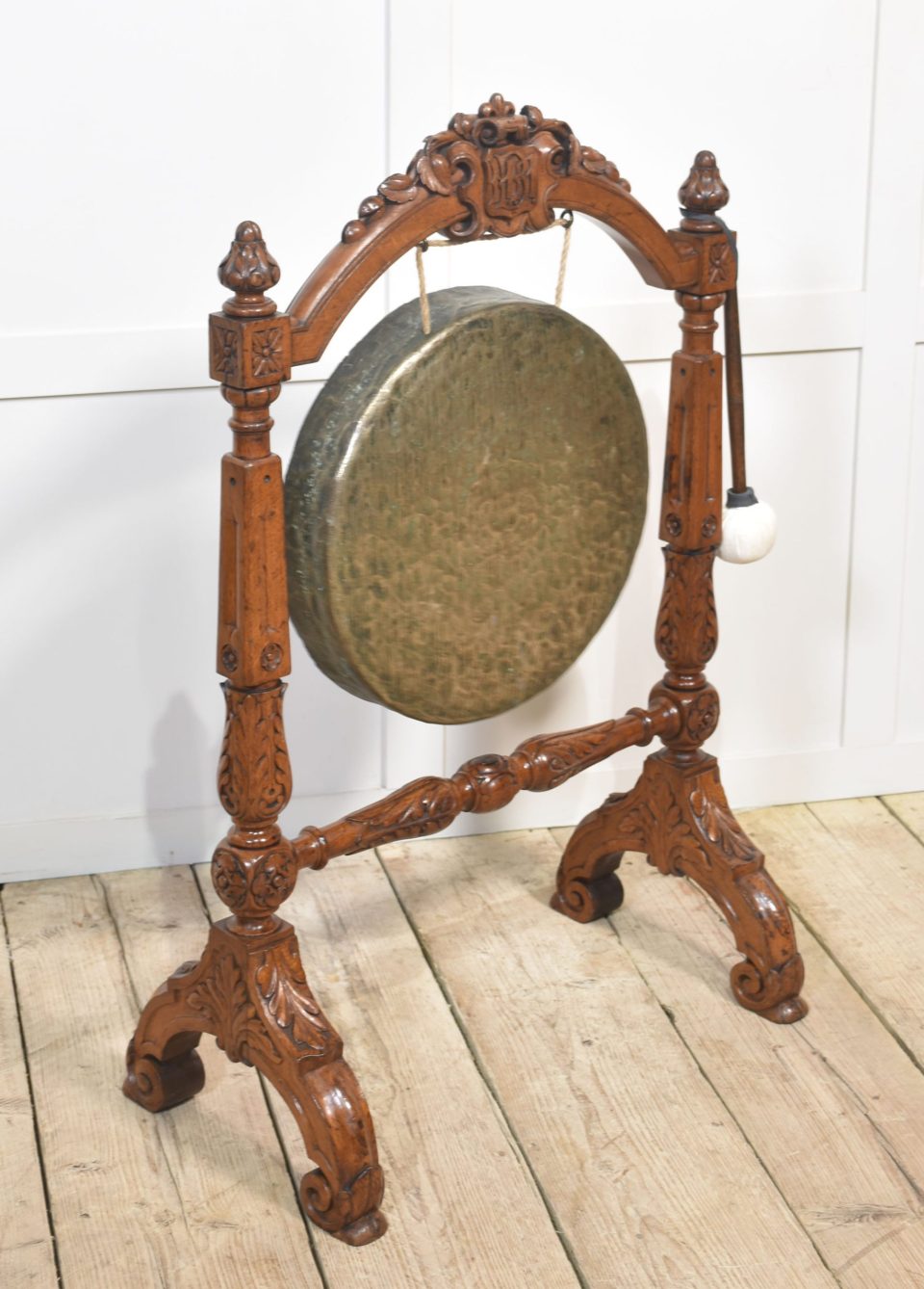 Oak framed dinner gong