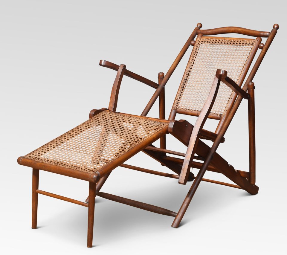 Walnut framed folding Steamer deck chair