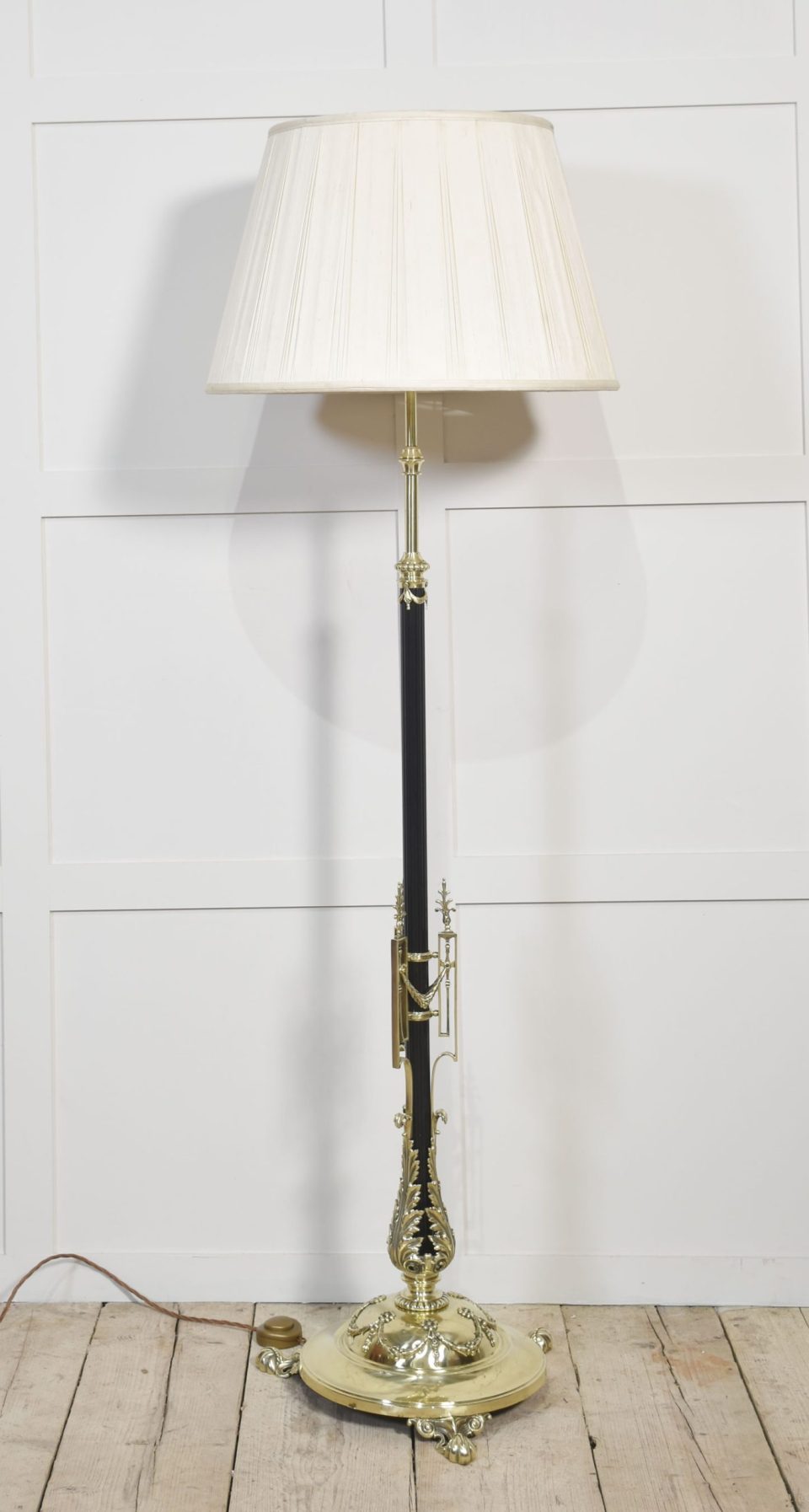 Brass telescopic standard lamp