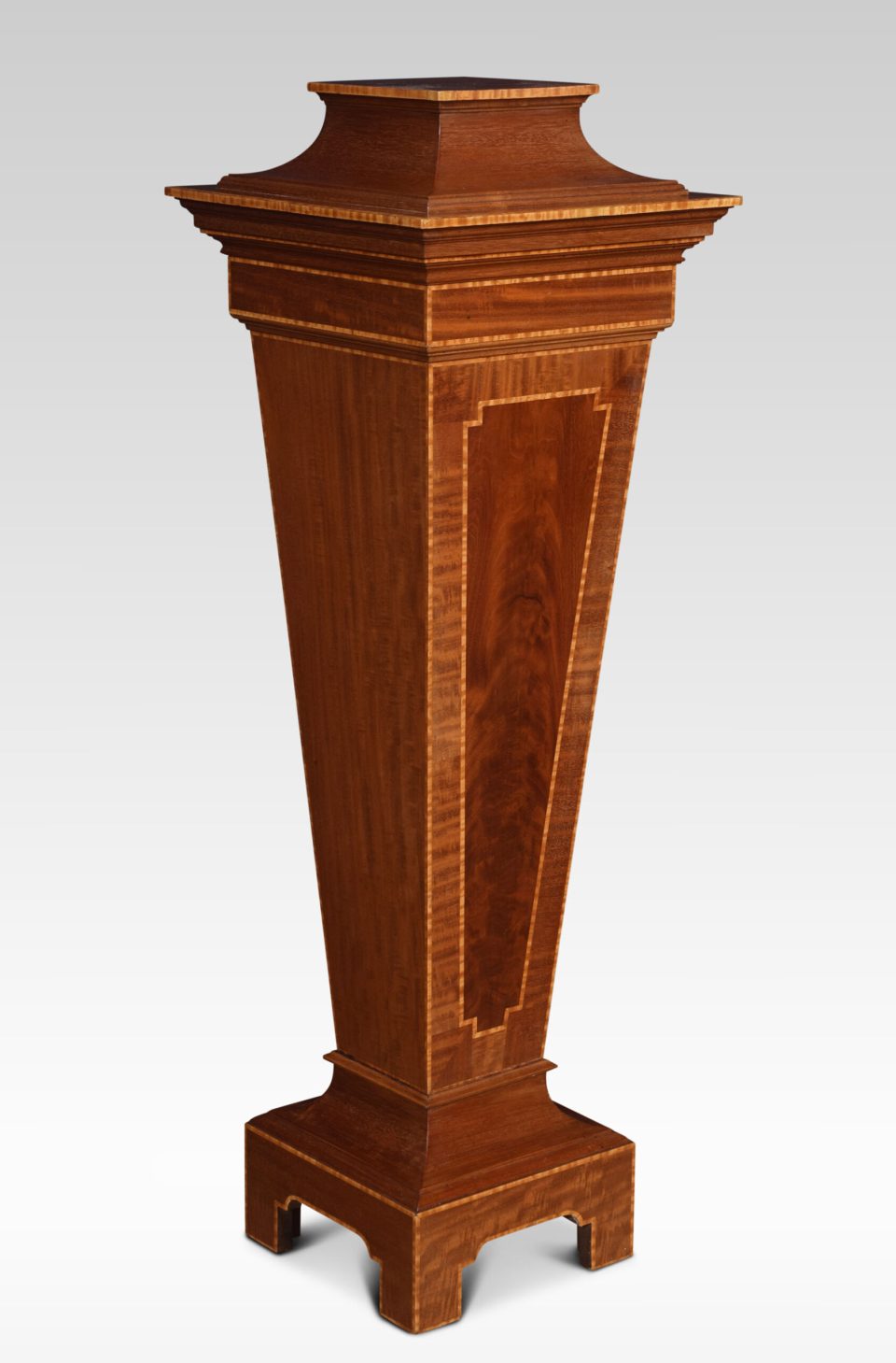 Mahogany pedestal torchiere stand